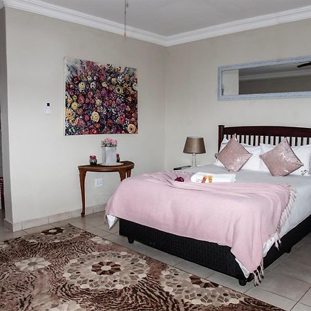 מוסינה Dei Gratia Guest House מראה חיצוני תמונה